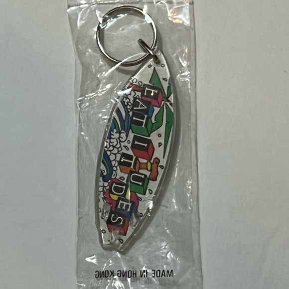 Surfboard Keychain Latitudes Acrylic NIP Beach Waves - Picture 3 of 8